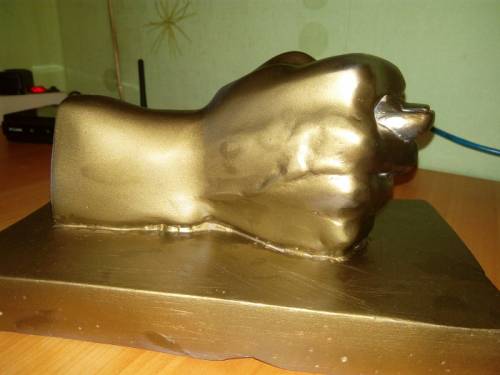 Настольная скульптура ,фига.