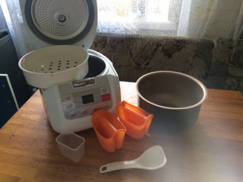 Продам мультиварку“PHILIPS“