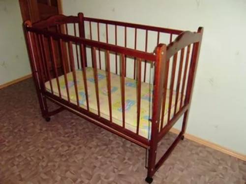 продам детскую кроватку