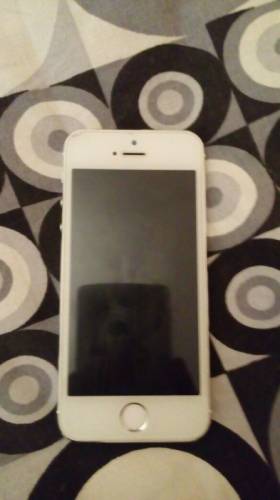 Продаю Срочно телефон iPhone5s-32gb в идеальном состоянии без царапин и сколов.
