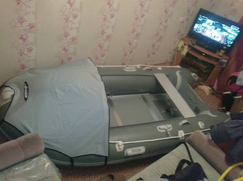 продам моторную лодку Гладиатор