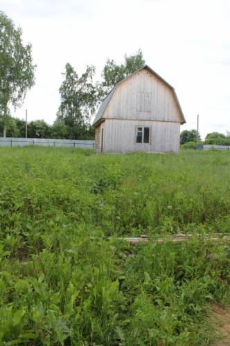 Продам  бревенчатый дом с  баней