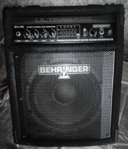 Басовый комбоусилитель Behringer Ultrabass BXL450