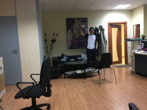 Менеджер по продажам препаратов из Южной Кореи 