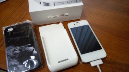 Продам iPhone 4S на 16Gb