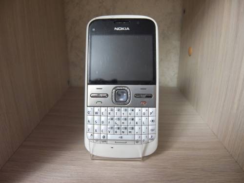 Телефон Nokia E5-00