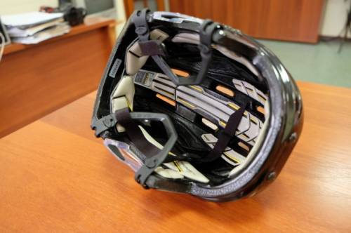 Хоккейный шлем игрока EASTON S19 Z-SHOCK.