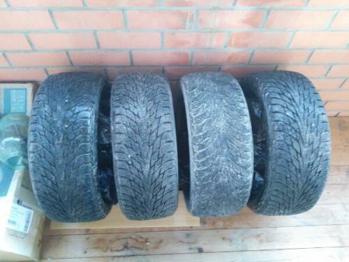 зимние шины nokianhakkapeliitta R2 215 / 50  r17