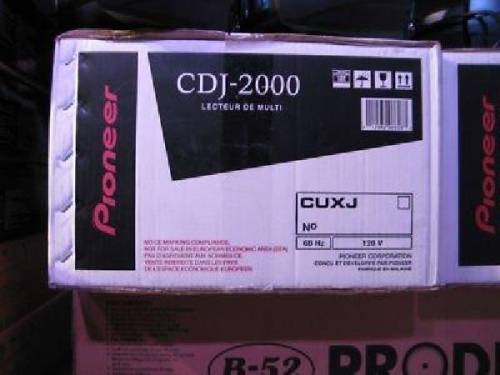 2X Pioneer CDJ-2000 Turntable   DJM-2000
