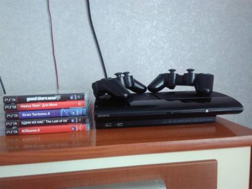 Продам игровую консоль Sony PS3