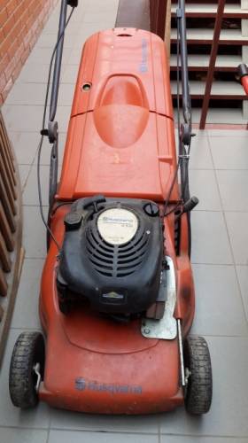 Газонокосилка Husgvarna R 50S  продам на запчасти 