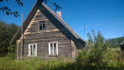 Домик с баней и хлевом у чудесного соснового леса