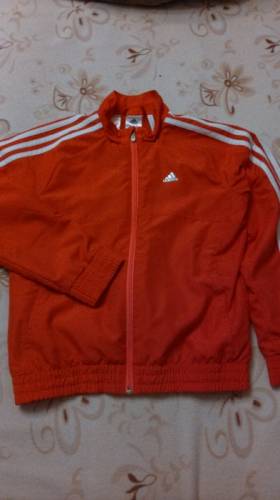 продам ветровку adidas