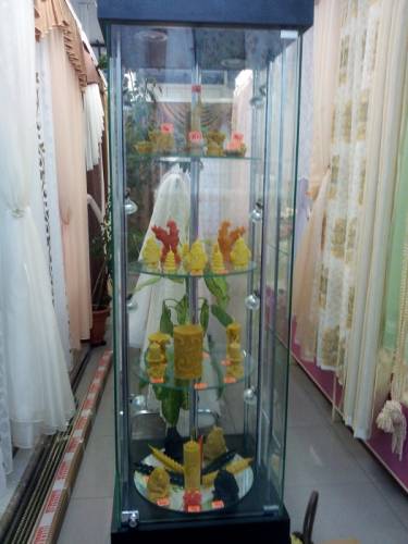 продам стеклянную витрину 
