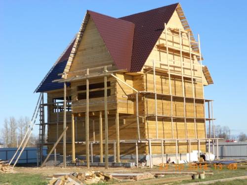 Недостроенный дом 180 кв. м. на участке в 19 соток
