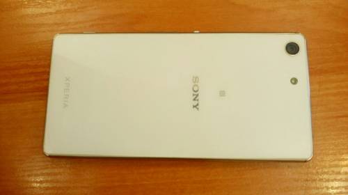 Cмартфон Sony Experia M5 E5603