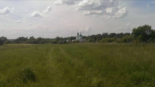 Продаю земельный участок, расположенный в центре газифицированного села.