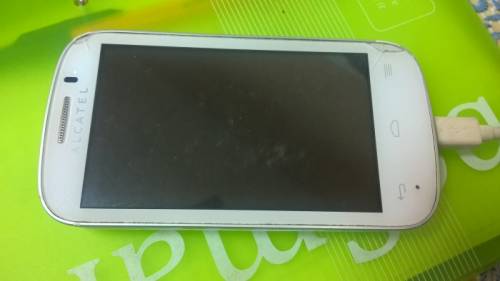 Смартфон Alcatel Onetouch Pop C3