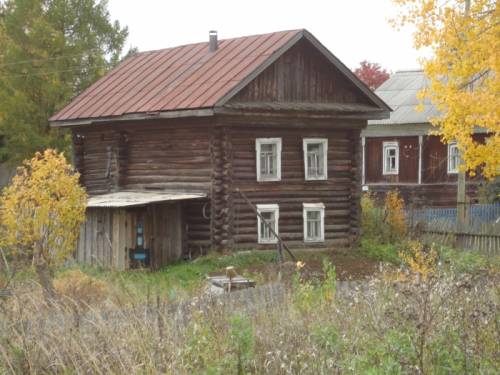 ДОМ У РЕКИ