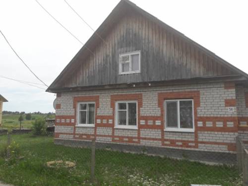 продам полностью благоустроенный 2-х этажный кирпичный дом. Торг уместен