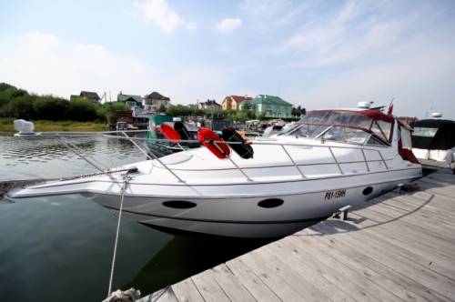 Быстроходный катер Cris Craft., 2 дизеля,500 л,с, скорость 70 км.ч.