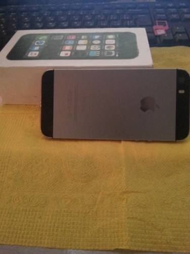Продаю Айфон 5S в хорошем состоянии