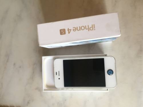 Продам iPhone 4s