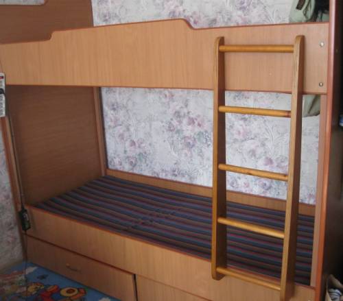 Продаю двухъярусную кровать