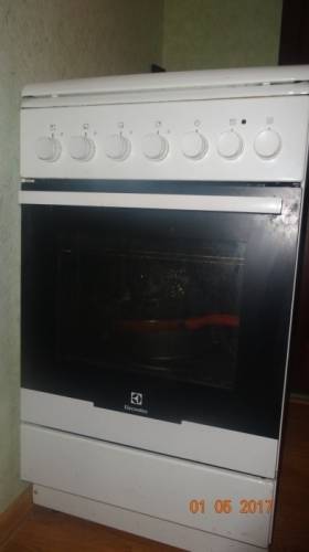   продам газовая плита.electrolux