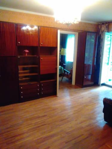 сдам 2-х комнатную квартиру Квартира чистая с новой сантехникой и кухней.