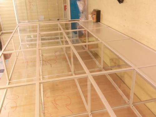 Продам витрины стеклянные, отличное состояние 4 м