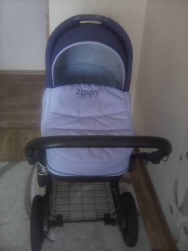 Продаю коляску zippy