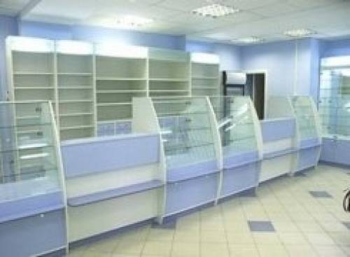 Торговое оборудование для магазинов из ЛДСП и стекла.