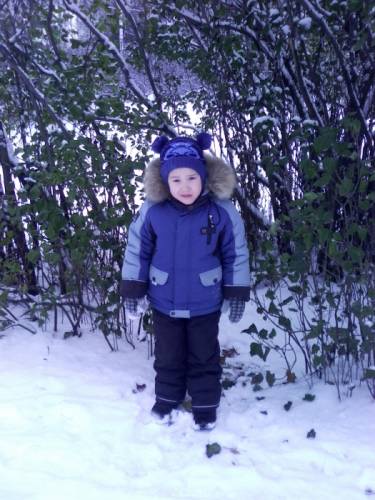 продам зимний комплект на мальчика от 3-5 лет