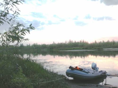 Продам лодку с мотором и прицепом