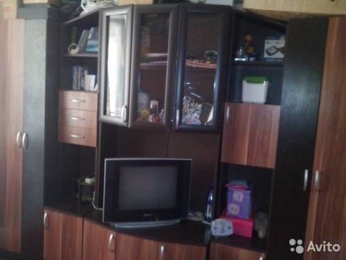 Продам стенку-горку и прихожую.