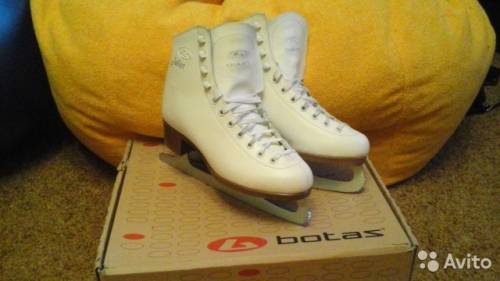 Фигурные коньки Botas Juliet 38 р-р белые