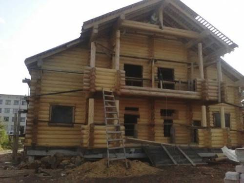 Шлифовка срубов Домов