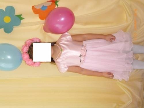 продаю платье  праздничное для 5-6 лет 