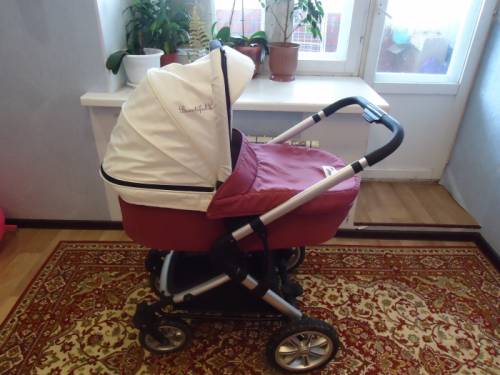 Продам коляску 2 в 1 .