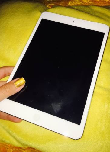 Продам планшет iPad mini 