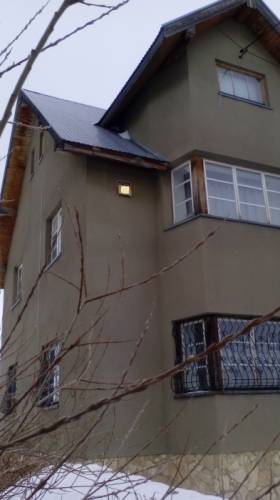 Продам коттедж 280 кв. м. 10 соток земли по ул. Жуковского