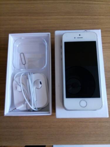 Продам iPhone 5s 16 Gb SIlver