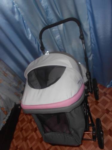 продам хорошую и удобную коляску 