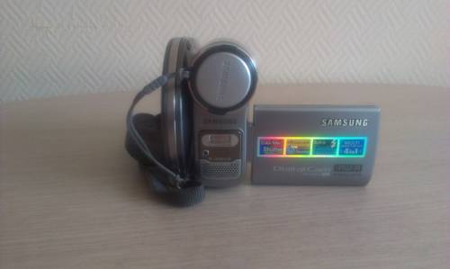 Видеокамера Samsung VP - DC563i