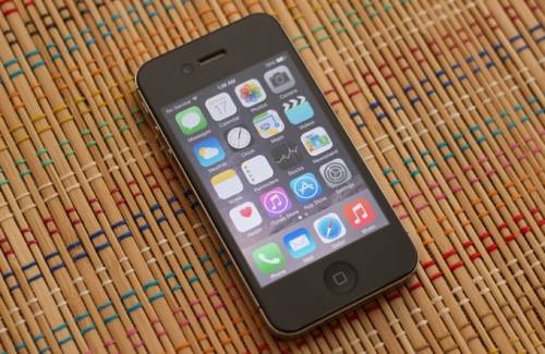 Продам IPhone 4s на запчасти