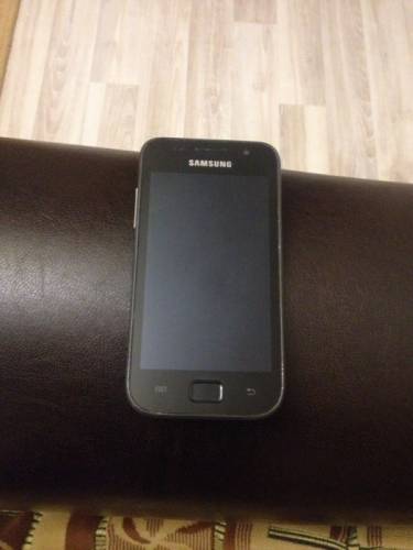 Телефон Samsung GTI9003