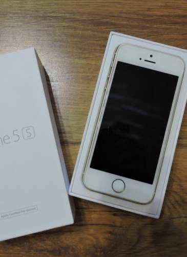 iPhone 5s 16GB цвет золотой