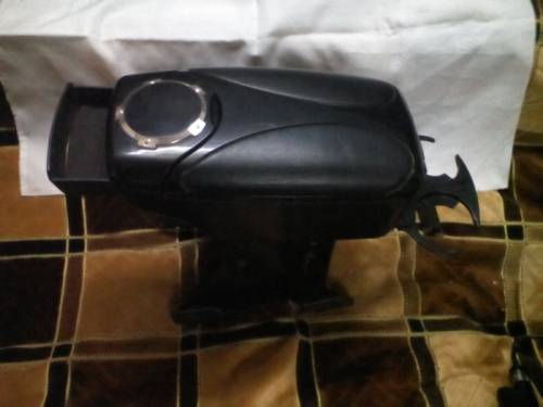 Продам автомобильный подлокотник