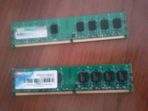 продам оперативную память на 2G b  и 1G